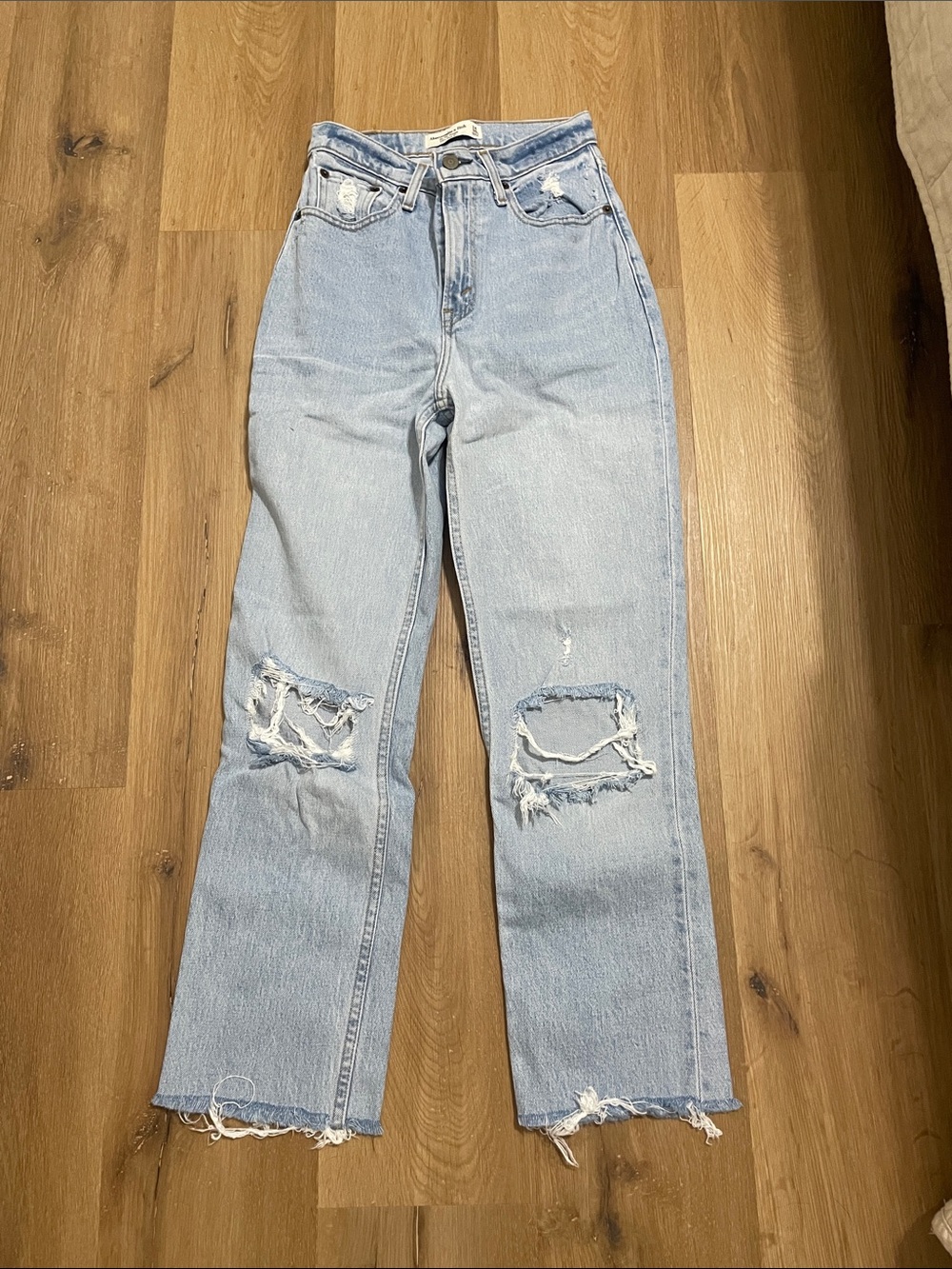 Abercrombie & Fitch The ‘90s Straight Ultra High Rise Curve Love Jeans